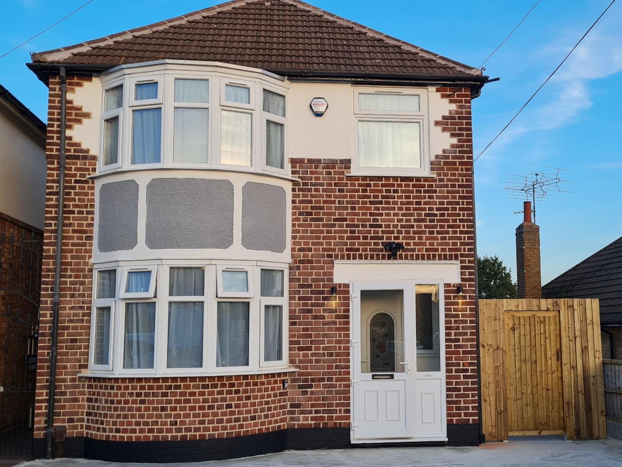 Shm Stays Leicester. Newly Renovated!! 15 Min Drive From City Centre, University. 9 Min Drive To Leicester City Stadium, 5 Min Drive To M1 & M69. 2 Min Walk To Bus Stop. Exterior foto